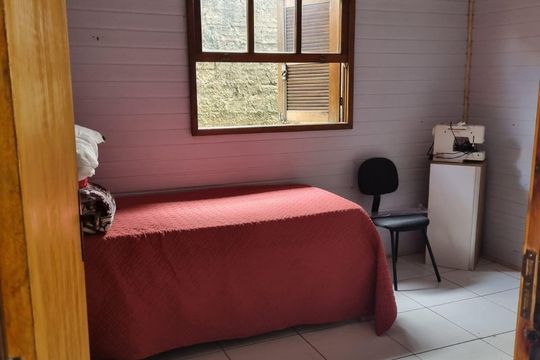 Casa à venda com 2 quartos, 60m² em Rio Branco, Canoas