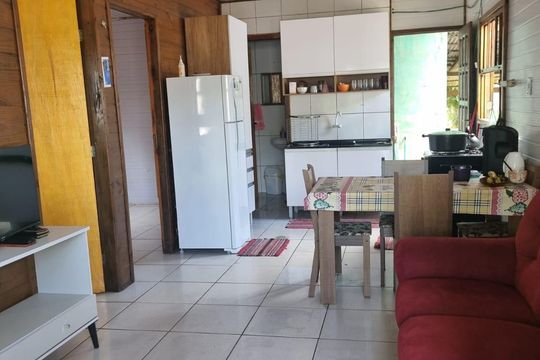 Casa à venda com 2 quartos, 60m² em Rio Branco, Canoas