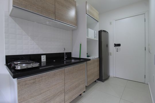 Cozinha de kitnet/studio à venda com 1 quarto, 27m² em Indianópolis, São Paulo