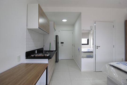 Cozinha de kitnet/studio à venda com 1 quarto, 27m² em Indianópolis, São Paulo