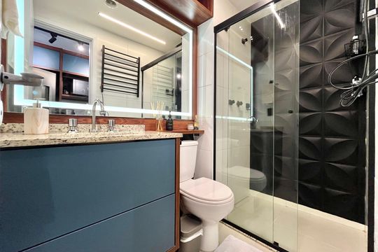 Banheiro de kitnet/studio à venda com 1 quarto, 28m² em Vila Guarani (zona Sul), São Paulo