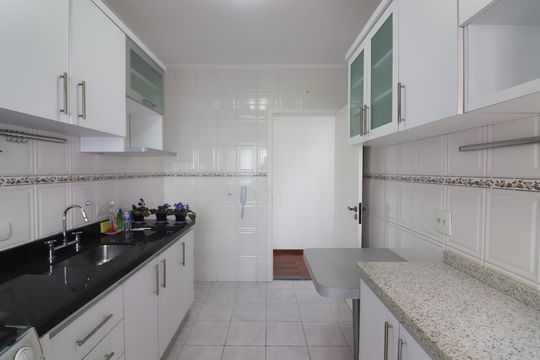 Cozinha  de apartamento para alugar com 2 quartos, 70m² em Vila Margarida, São Bernardo do Campo