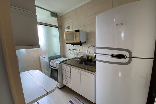Cozinha de apartamento à venda com 2 quartos, 49m² em Jardim Pinheiros, São Paulo
