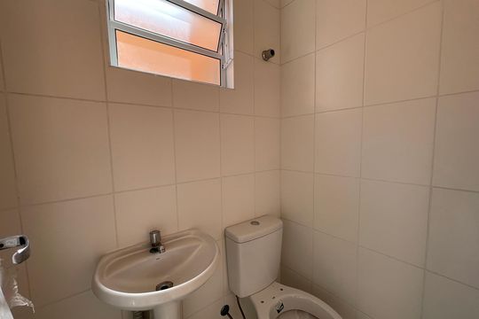 Banheiro 2 de casa à venda com 3 quartos, 145m² em Rio Pequeno, São Paulo