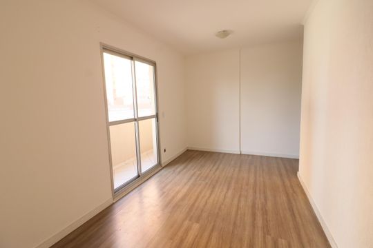 Sala de apartamento para alugar com 2 quartos, 62m² em Jaguaribe, Osasco