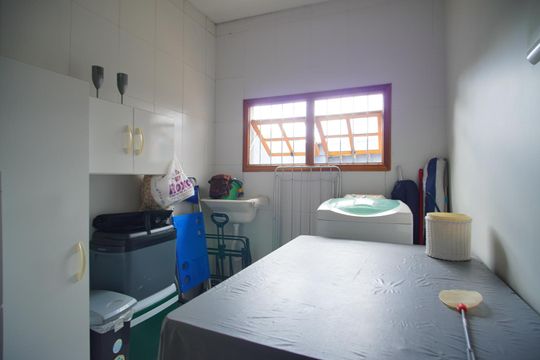 Área de Serviço de casa para alugar com 5 quartos, 70m² em Morro Santana, Porto Alegre