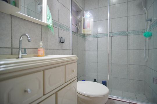 Banheiro Corredor de casa para alugar com 5 quartos, 70m² em Morro Santana, Porto Alegre
