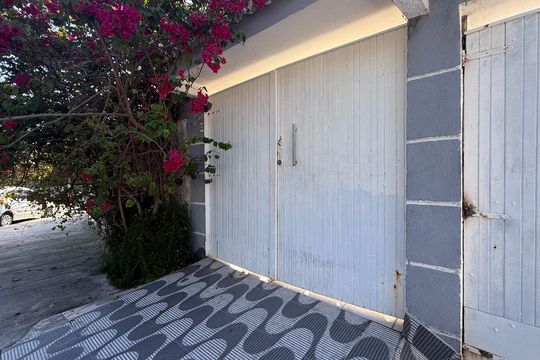 Fachada de apartamento para alugar com 1 quarto, 15m² em Jardim Guaiuba, Guarujá