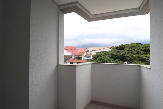 Sacada de apartamento à venda com 2 quartos, 54m² em Vila Pires, Santo André