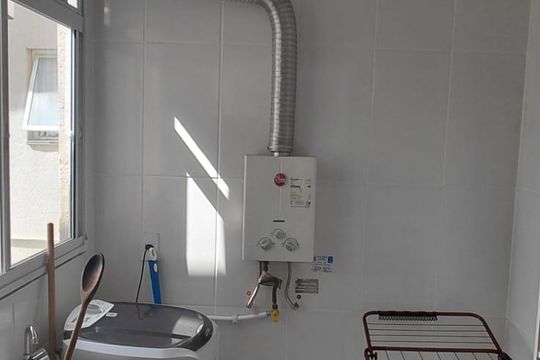 Área de serviço de apartamento para alugar com 2 quartos, 41m² em Maria Paula, São Gonçalo