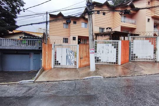 Fachada de casa à venda com 3 quartos, 88m² em Vila Suzana, São Paulo