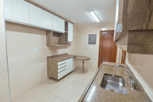 Cozinha de apartamento à venda com 3 quartos, 136m² em Vila Isabel, Rio de Janeiro