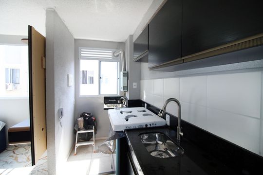 Cozinha de apartamento para alugar com 2 quartos, 52m² em Pavuna, Rio de Janeiro