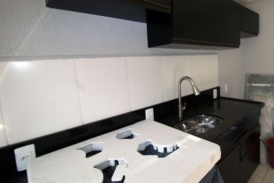 Cozinha de apartamento para alugar com 2 quartos, 52m² em Pavuna, Rio de Janeiro