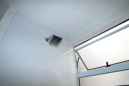 Banheiro de apartamento para alugar com 2 quartos, 52m² em Pavuna, Rio de Janeiro