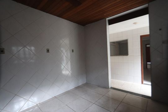 Cozinha de casa à venda com 3 quartos, 170m² em Jardim Iva, São Paulo