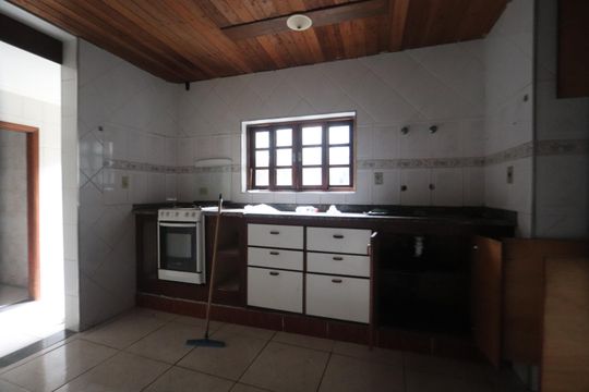 Cozinha de casa à venda com 3 quartos, 170m² em Jardim Iva, São Paulo