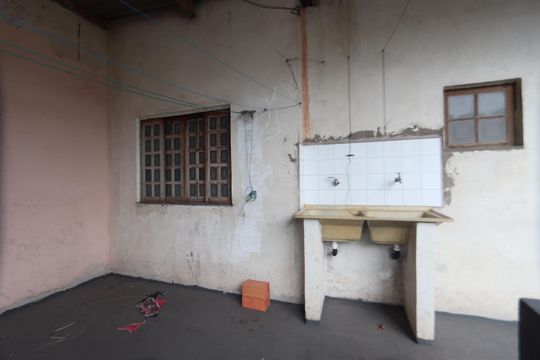 Quintal de casa à venda com 3 quartos, 170m² em Jardim Iva, São Paulo