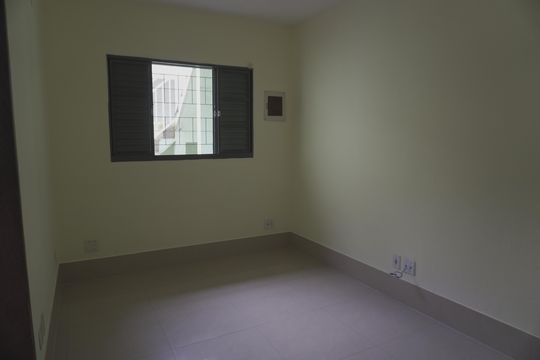 Casa à venda com 2 quartos, 60m² em Vila Santa Teresinha, São Paulo
