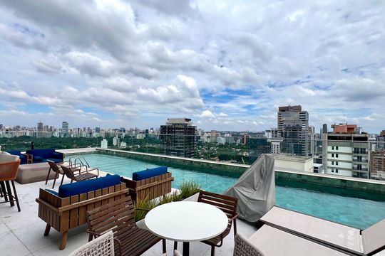 Piscina de kitnet/studio para alugar com 1 quarto, 33m² em Pinheiros, São Paulo