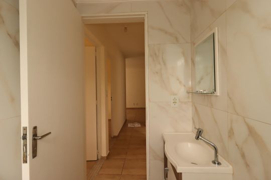 Banheiro de apartamento à venda com 2 quartos, 51m² em Parque Sao Vicente, Santo André