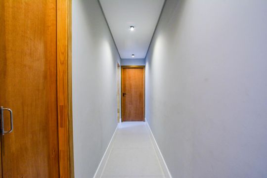 Corredor de casa à venda com 2 quartos, 240m² em Vila Valparaíso, Santo André