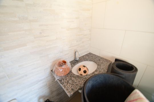 Banheiro de serviço de casa à venda com 3 quartos, 165m² em Parque dos Pomares, Campinas