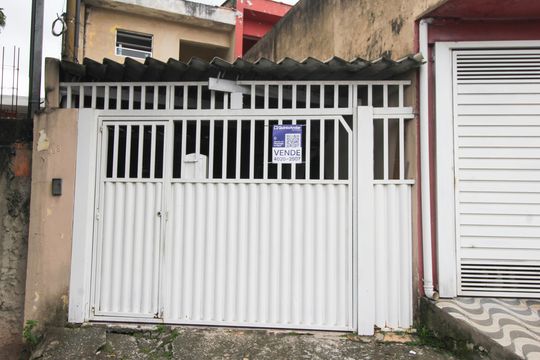 Placa instalada em 09/04/2026 com o código VAIO-273 de apartamento à venda com 2 quartos, 61m² em Vila Luzita, Santo André