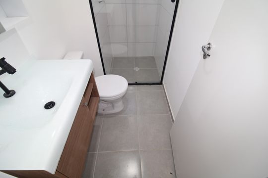 Banheiro de apartamento para alugar com 2 quartos, 39m² em Vila Santa Maria, São Paulo