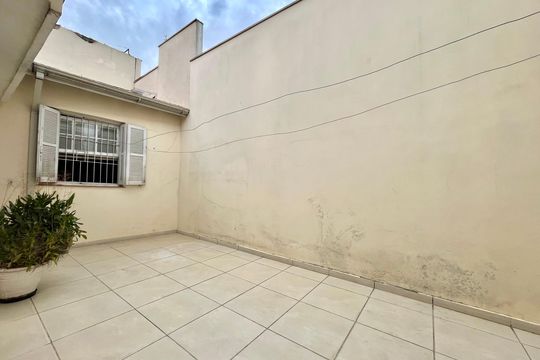 Quintal de casa à venda com 2 quartos, 143m² em Mirandópolis, São Paulo
