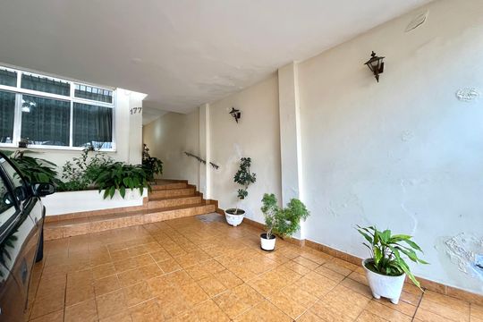 Garagem de casa à venda com 2 quartos, 143m² em Mirandópolis, São Paulo