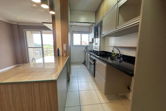 Cozinha de apartamento para alugar com 1 quarto, 51m² em Empresarial 18 do Forte, Barueri