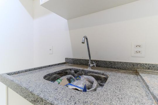 Cozinha de apartamento para alugar com 1 quarto, 27m² em Vila Buarque, São Paulo
