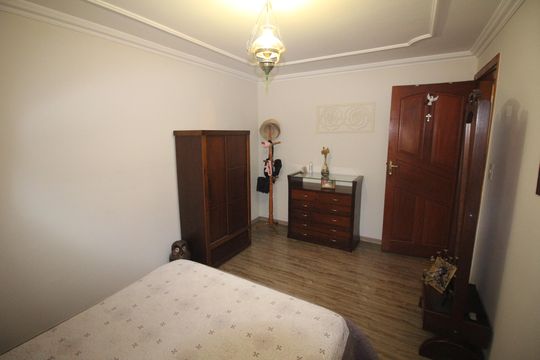 Quarto 3 de casa à venda com 3 quartos, 274m² em Conjunto Ademar Maldonado, Belo Horizonte
