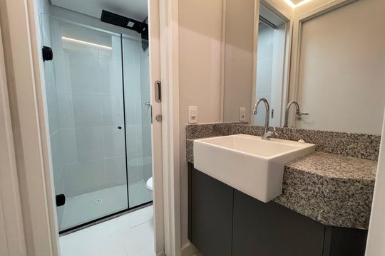 Banheiro de apartamento à venda com 1 quarto, 34m² em Butantã, São Paulo