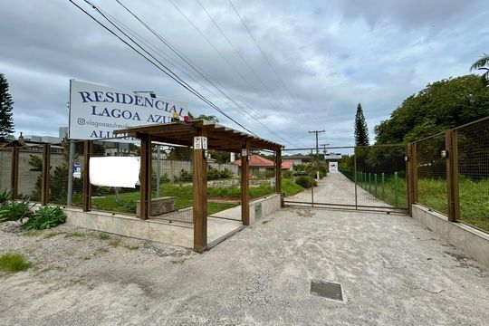 Fachada de apartamento para alugar com 1 quarto, 35m² em Lagoa da Conceição, Florianópolis