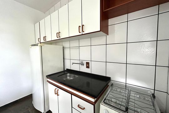 Cozinha de apartamento para alugar com 1 quarto, 35m² em Lagoa da Conceição, Florianópolis