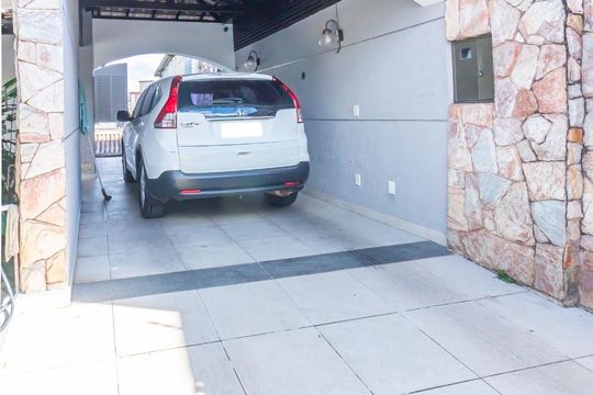 Casa à venda com 3 quartos, 230m² em Ipiranga, Belo Horizonte