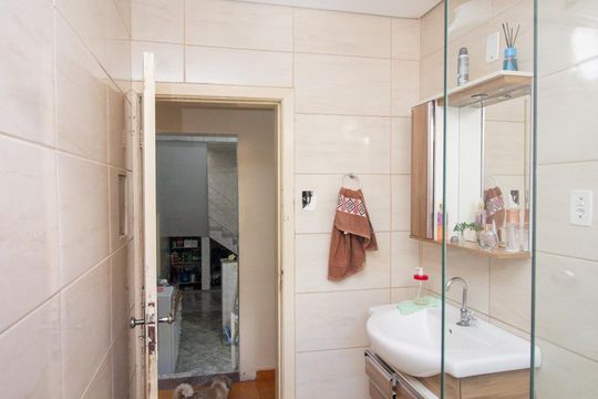 Banheiro Social de casa para alugar com 4 quartos, 360m² em Arvoredo, Contagem