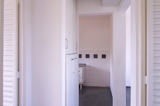 Corredor de apartamento para alugar com 2 quartos, 50m² em Arsenal, São Gonçalo
