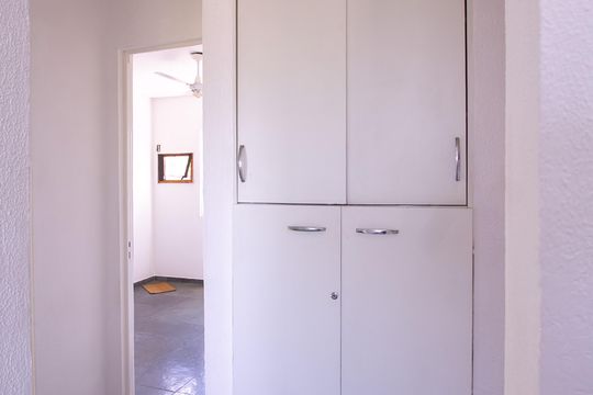 Corredor de apartamento para alugar com 2 quartos, 50m² em Arsenal, São Gonçalo