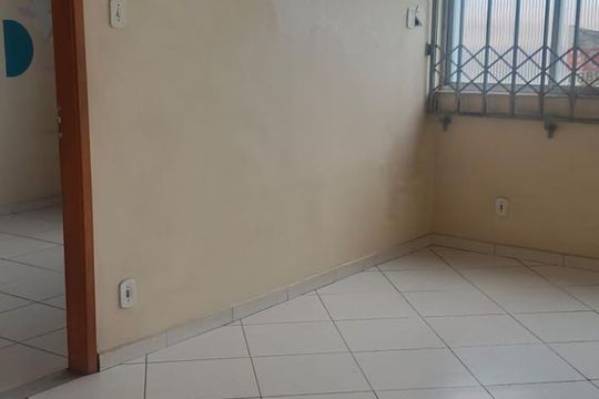 Sala de apartamento para alugar com 2 quartos, 62m² em Rocha Miranda, Rio de Janeiro