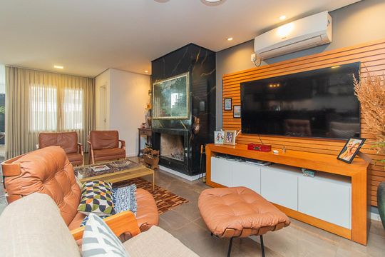 Sala de casa de condomínio à venda com 3 quartos, 170m² em Chapéu do Sol, Porto Alegre