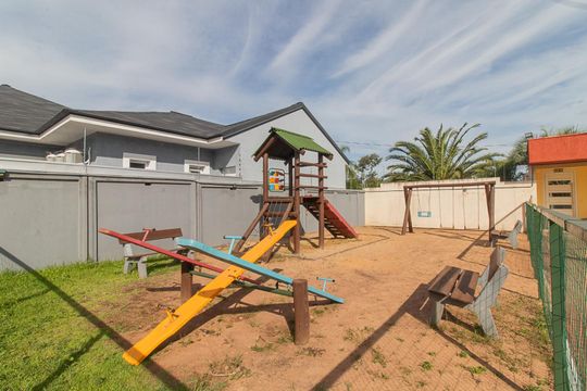 Área comum de casa de condomínio à venda com 3 quartos, 170m² em Chapéu do Sol, Porto Alegre