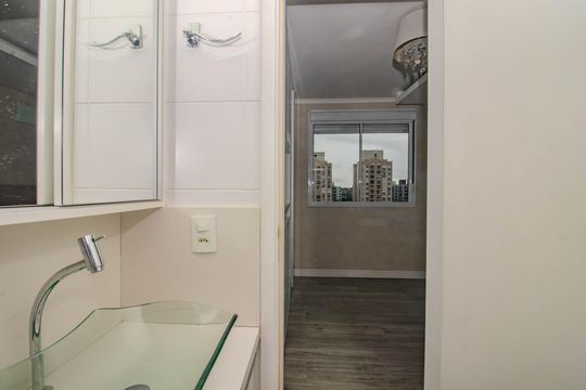 Banheiro da Suíte de apartamento à venda com 3 quartos, 71m² em Sarandi, Porto Alegre