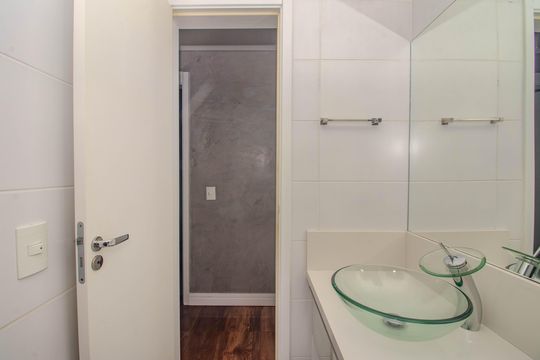 Banheiro Social de apartamento à venda com 3 quartos, 71m² em Sarandi, Porto Alegre