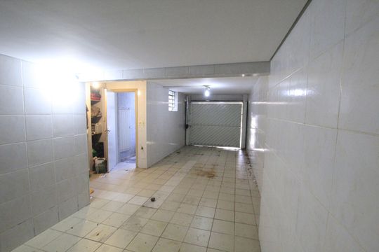 Garagem de casa à venda com 4 quartos, 180m² em Ipiranga, São Paulo
