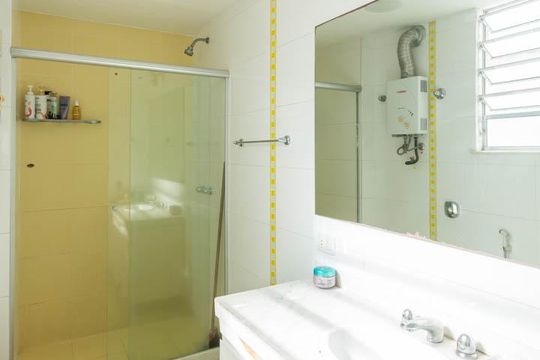 Banheiro de apartamento para alugar com 3 quartos, 116m² em Tijuca, Rio de Janeiro