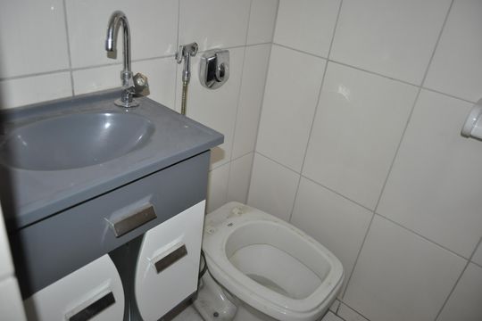 Banheiro social de casa para alugar com 2 quartos, 65m² em Riachuelo, Rio de Janeiro