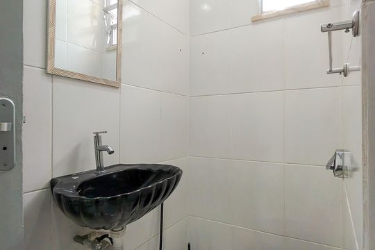 Banheiro Corredor de apartamento à venda com 2 quartos, 60m² em Grajaú, Rio de Janeiro